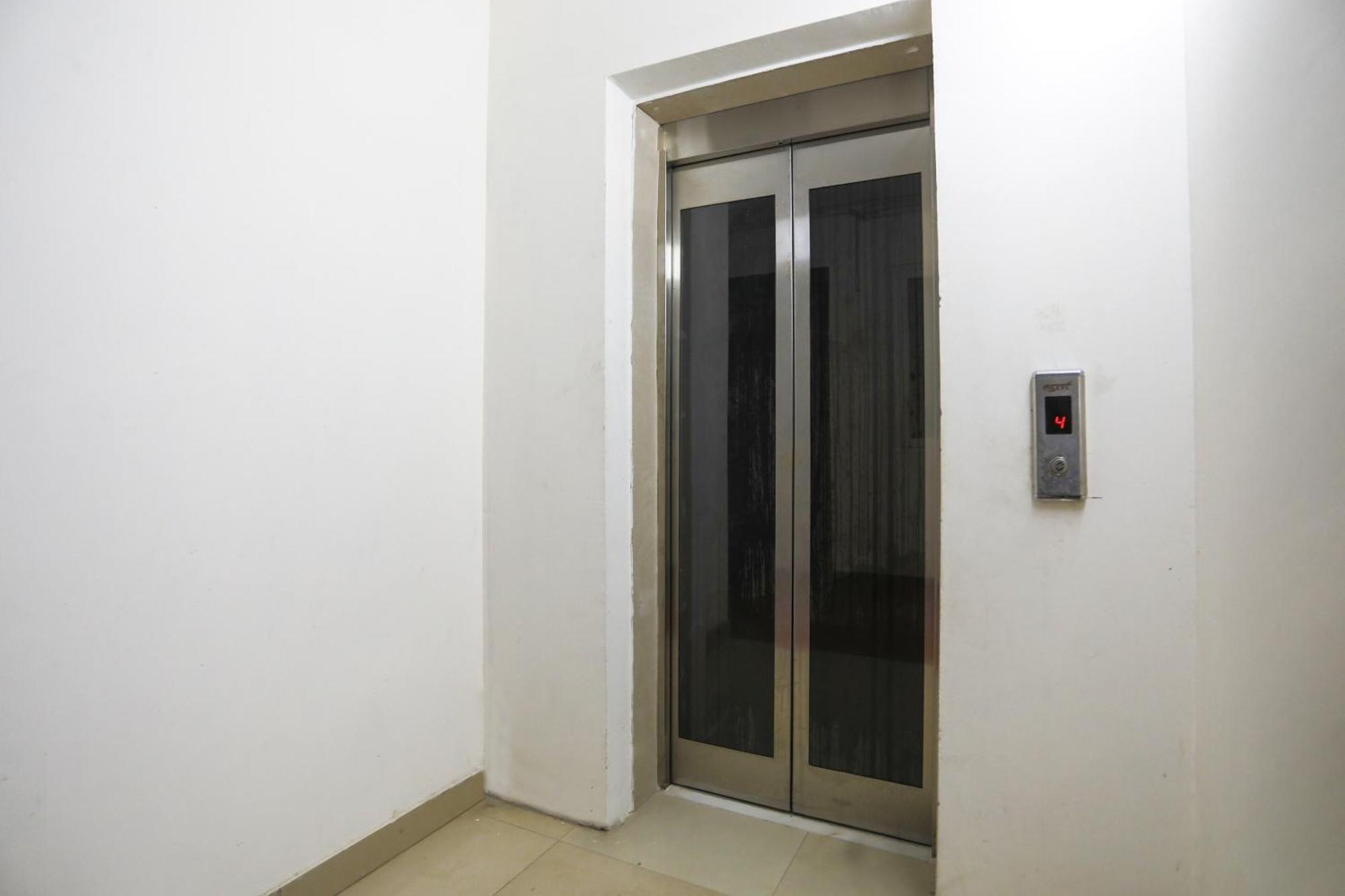 פארידבד Hotel O Jsb Hotel מראה חיצוני תמונה
